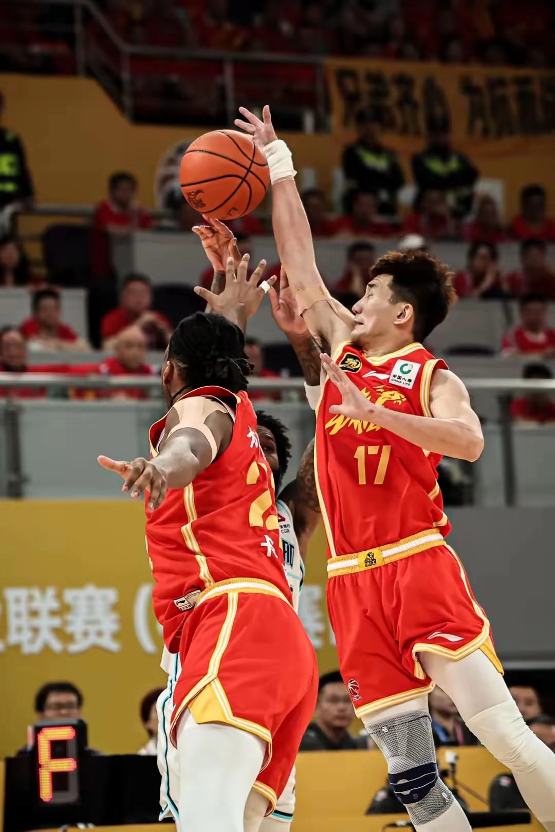 CBA季后赛今晚再迎强敌，金州勇士内部沟通，主帅态度——底气十足，阵容厚度经受考验的简单介绍